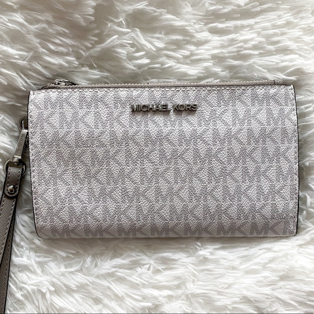 NWT Michael Kors Jet Set Travel Double Zip Wallet